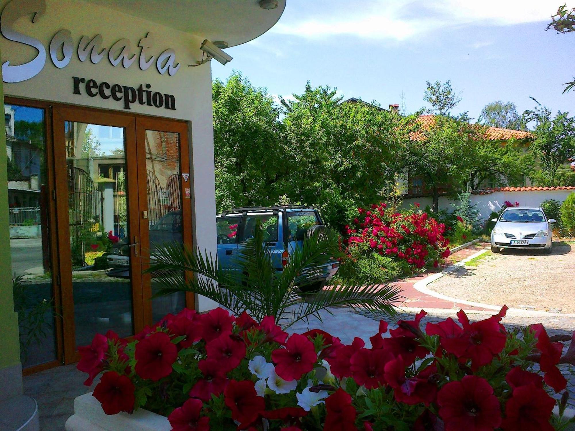 Family Hotel Sonata Samokov Exterior photo