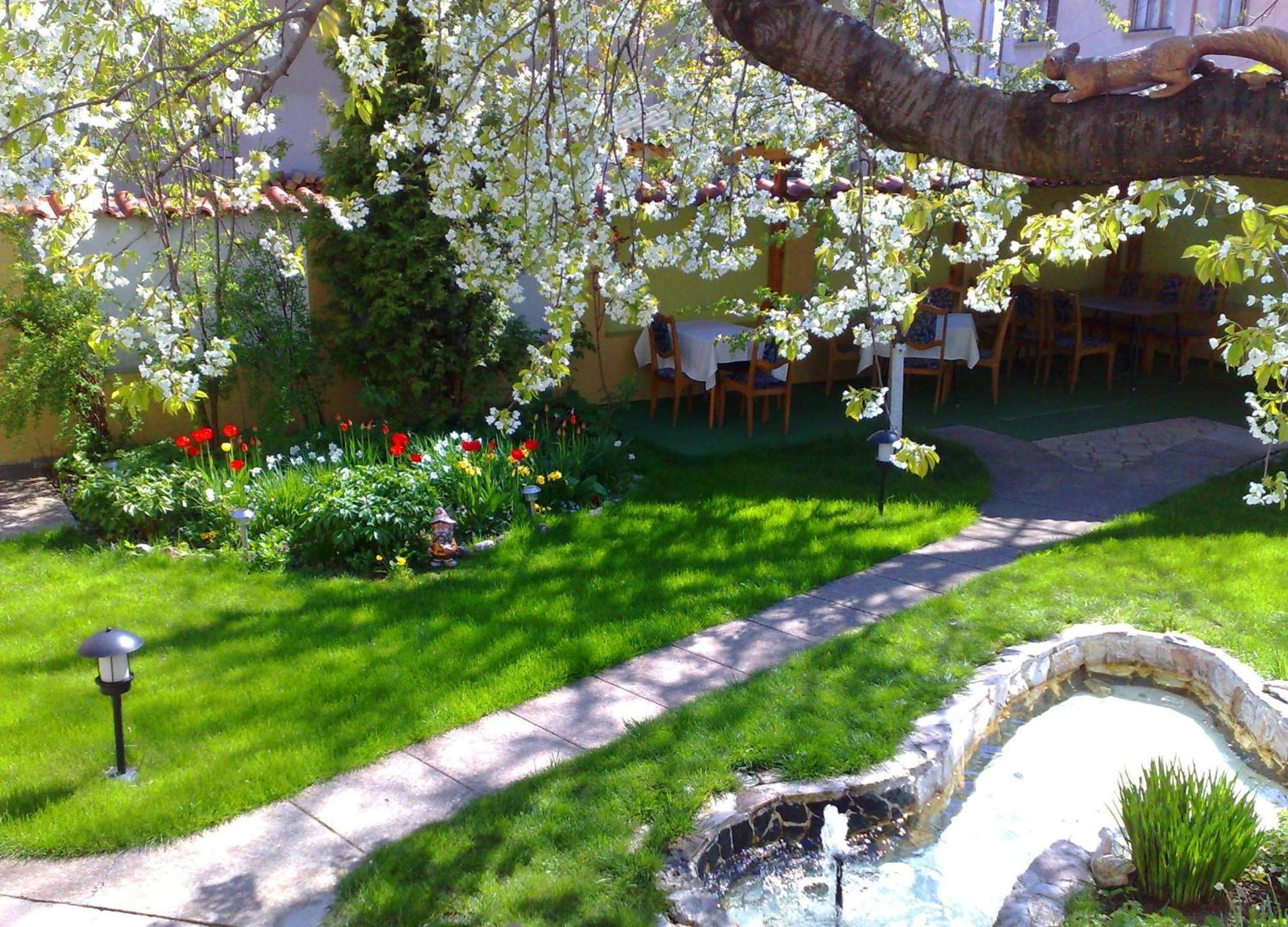 Family Hotel Sonata Samokov Exterior photo
