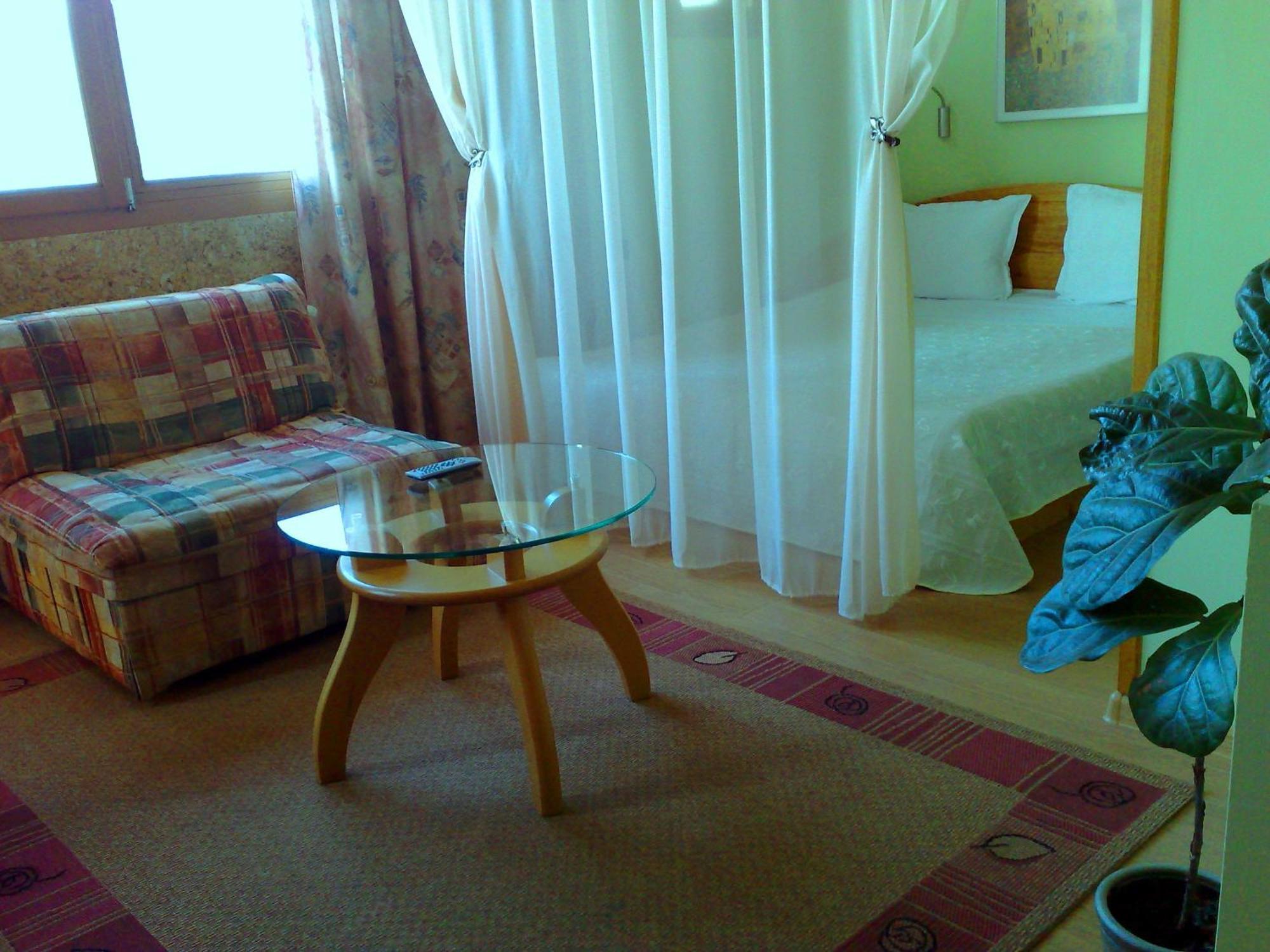 Family Hotel Sonata Samokov Exterior photo