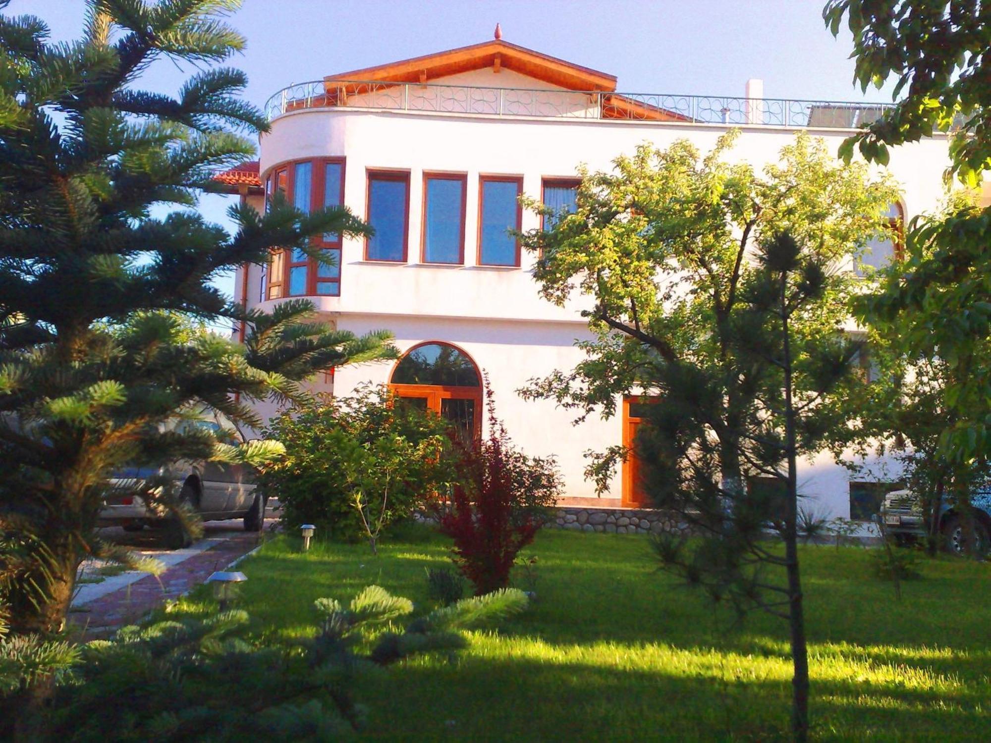 Family Hotel Sonata Samokov Exterior photo